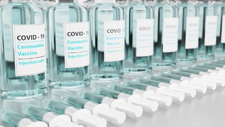 Covid: “Non vaccinati 11 volte più a rischio con variante Delta"