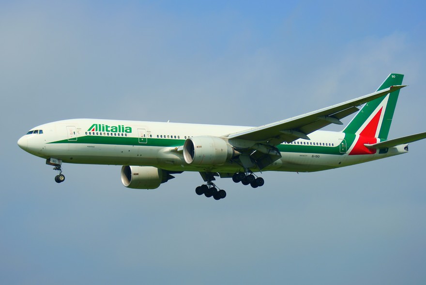 Alitalia Boeing 777-243ER