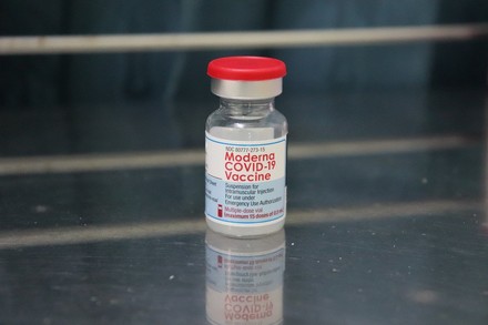 Secondo Ema vaccino efficace anche contro variante Omicron