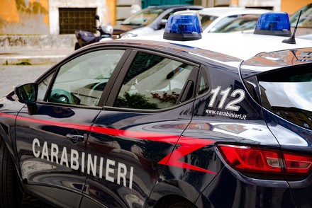 Perugia: sorpreso in auto con 12 dosi di cocaina, arrestato
