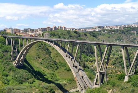 'Ndrangheta, Catanzaro: sequestrato il famoso ponte Morandi