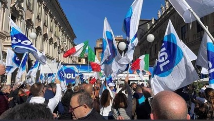 Vertenza Tim, lavoratori protestano a Roma 