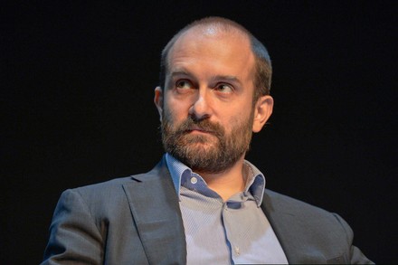 La politica pensi a confermare nella burrasca il suo capitano 