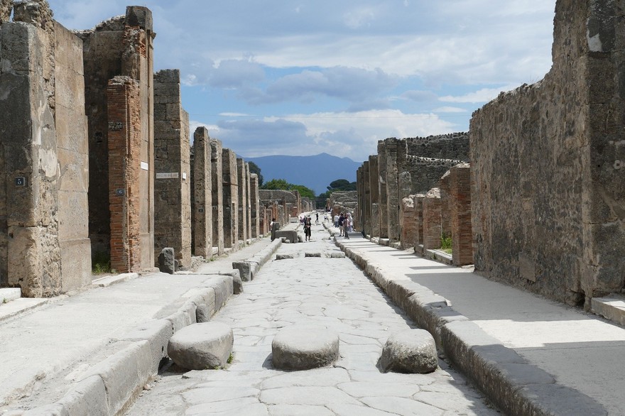 pompeii-2580680_1920.jpg