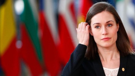 La Finlandia saluta la Marina e svolta a destra