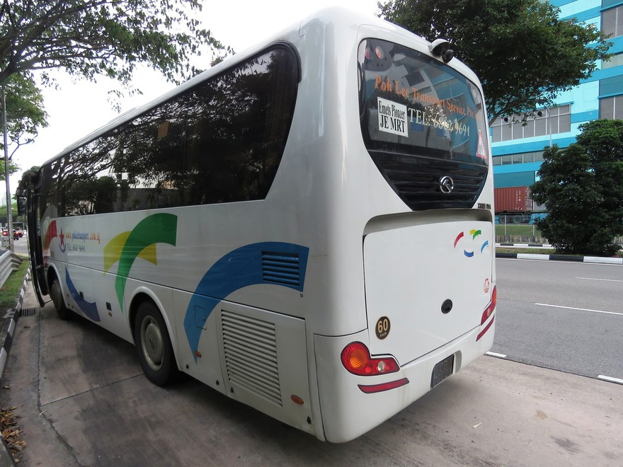 bus-2460482_1920.jpg