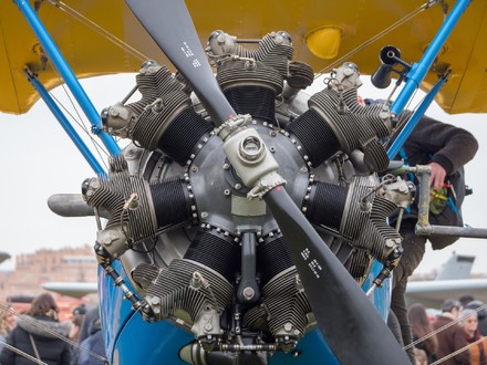 Il lavoro del 2023? Piloti, ingegneri e hostess aerospaziali