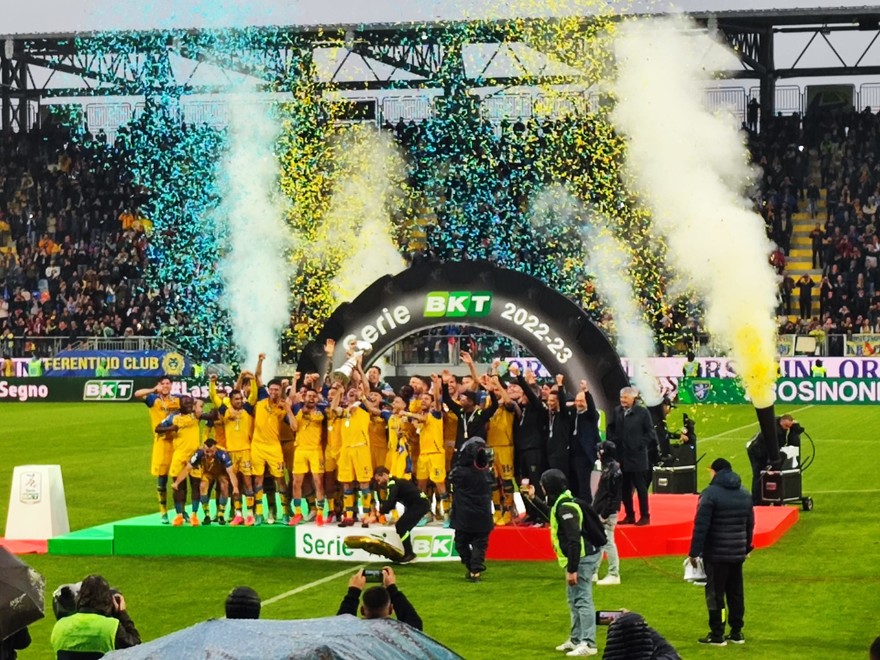 frosinone campione.jpg