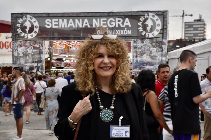 gioconda belli semana negra sfondo.jpg