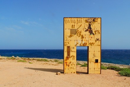 Il dolore sullo scoglio di Lampedusa