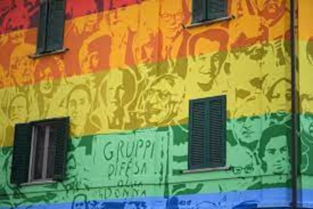 Milano omaggia i diritti umani con un murale con 200 personaggi