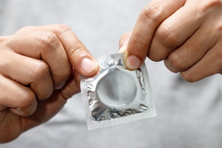 I giovani usano il preservativo e i rischi aumentano