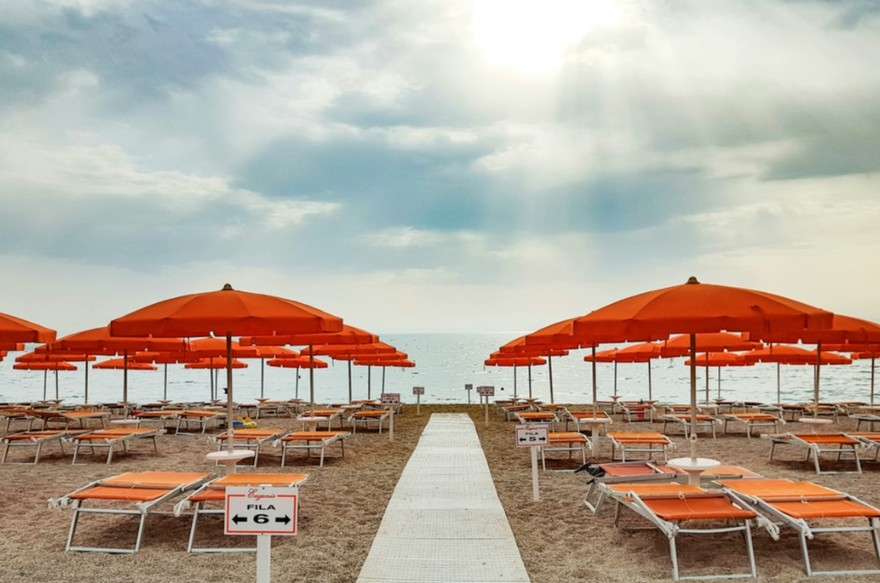 ombrelloni in spiaggia.jpg