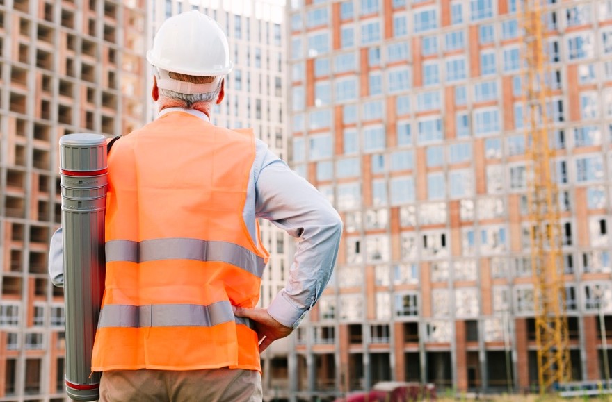 Operaio, palazzi costruzioni.jpg