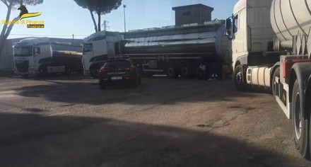 Gasolio agricolo di contrabbando, sequestro da 1,5 milioni