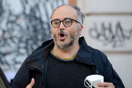 Il prof sospeso dall'insegnamento si difende