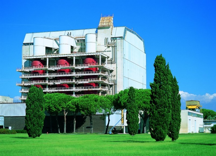 centrale nucleare latina.jpg