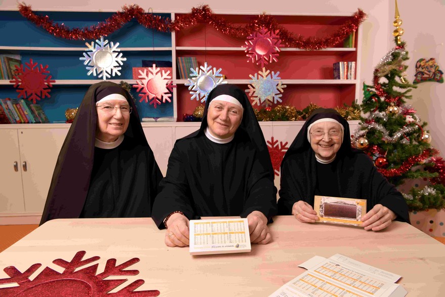 monache_cascia_con_cioccolario