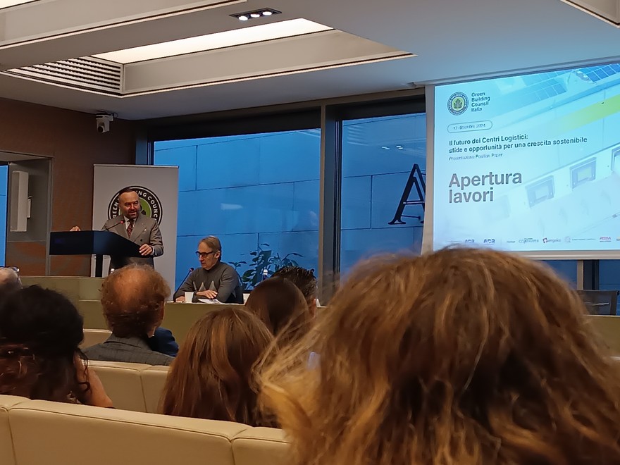 Il Presidente GBC Italia Fabrizio Capaccioli all'apertura dei lavori