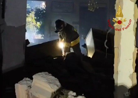 Esplosione in una villette ad Aprilia, tre vittime