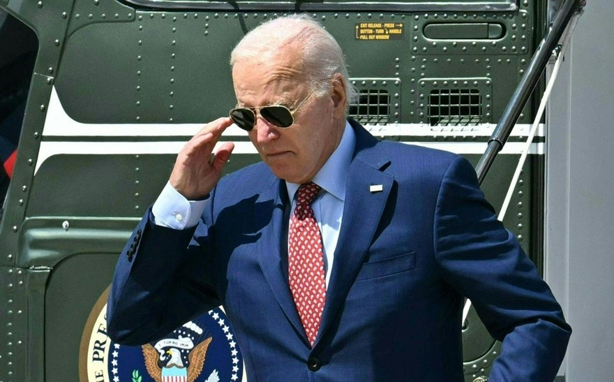 biden_saluto