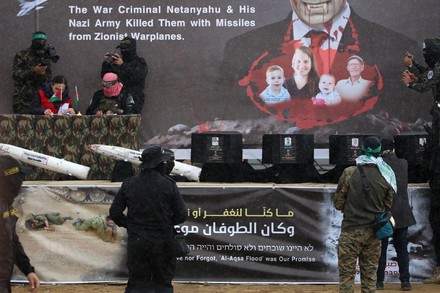 Si rialza la tensione in Medio Oriente Hamas espone bare ostaggi