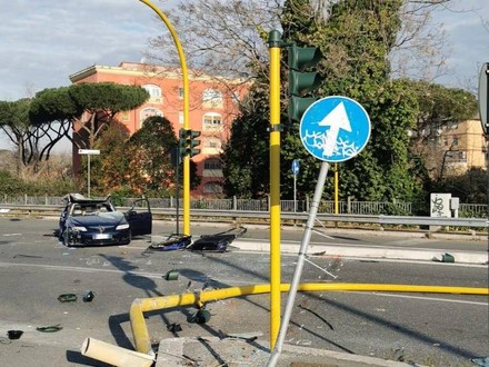 Roma, incidente su Tiburtina, morto un 34enne, grave una ragazza