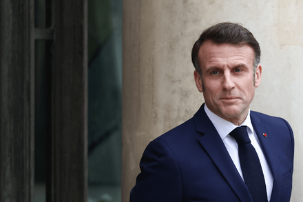 Rispondere ai dazi con i dazi, la ricetta di Macron per l'UE
