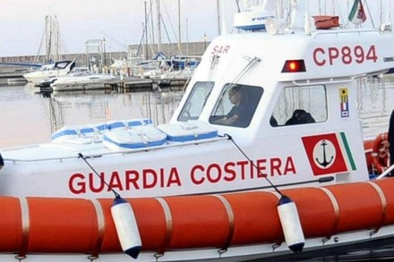 Naufragio migranti, 10 superstiti e 6 cadaveri 