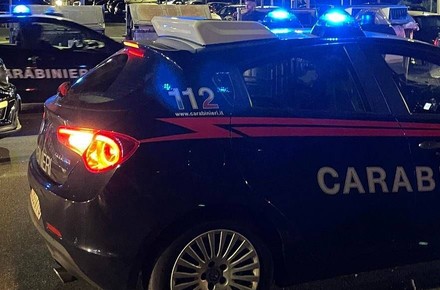 Straniero pestato in strada senza motivo a Napoli, presi in due 