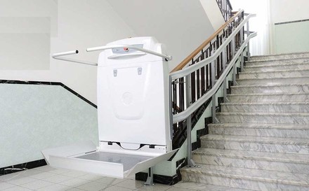 Montascale per disabili: funzionalità, requisiti e agevolazioni