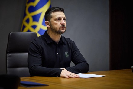 Ucraina, adesso Zelensky detta le regole