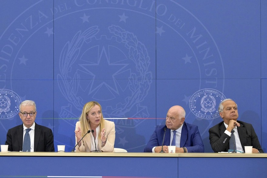 MEloni con Nordio, MAntovano e Piantedosi.jpg